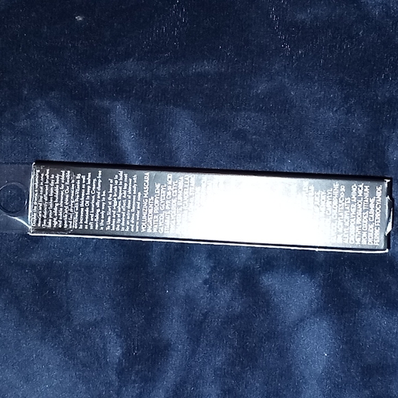 CIRCA DUAL FOCUS VOLUMIZING MASCARA AND TOP COAT - Picture 3 of 9